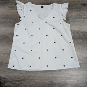SHEIN White V‑Neck Ruffle Sleeve Camisole with Green Heart Print